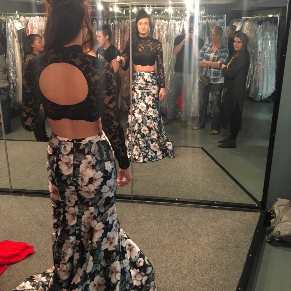 Prom Dress - Picture 3 of 5